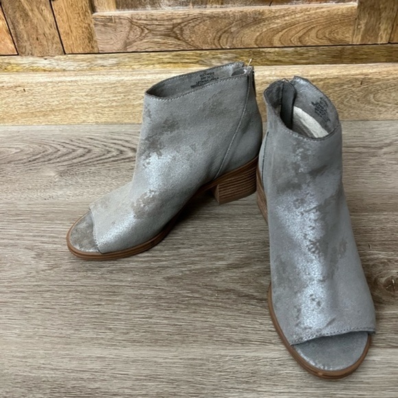 Sole Society So Tabbie Gray Ankle Boot with Open Toes and Back Zip - Picture 7 of 13